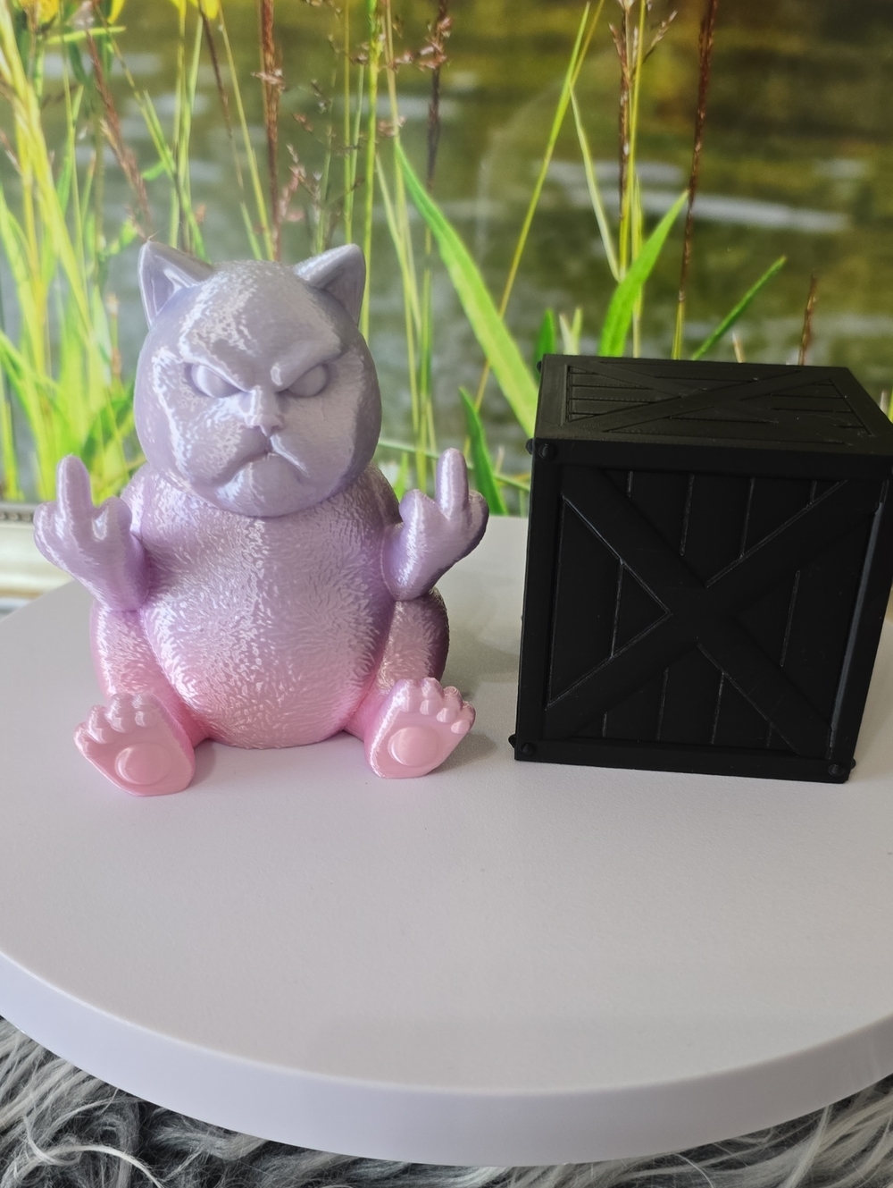 3D Printed Grumpy Cat Figurine on Crate Desk Decor Removable Cat IK3D - Picture 9 of 9